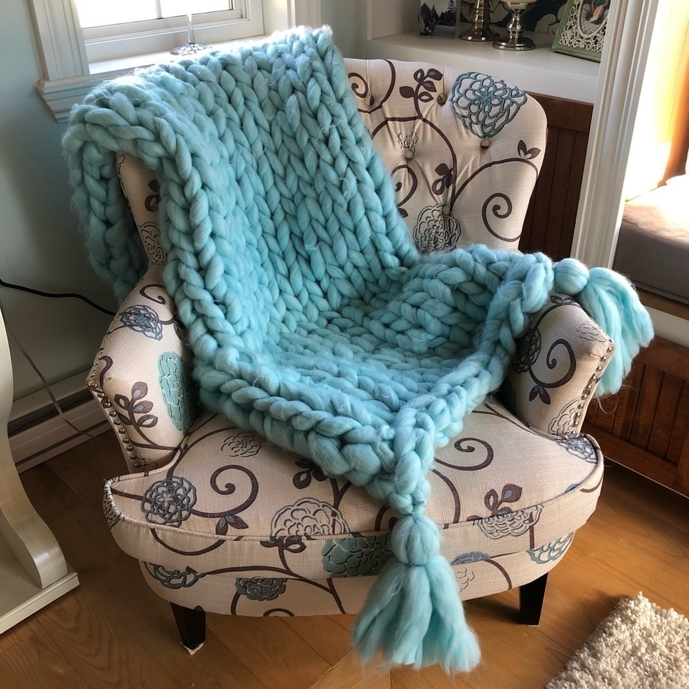Handcrafted Dusty Baby Blue Chunky Merino Wool Tassel Blanket Decor Cozy Blanket